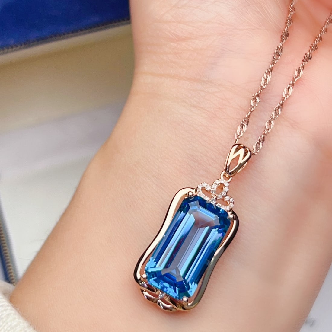 14k Gold 11.41 Ctw Natural Topaz & Diamond Pendant( Without Chain ) - 4