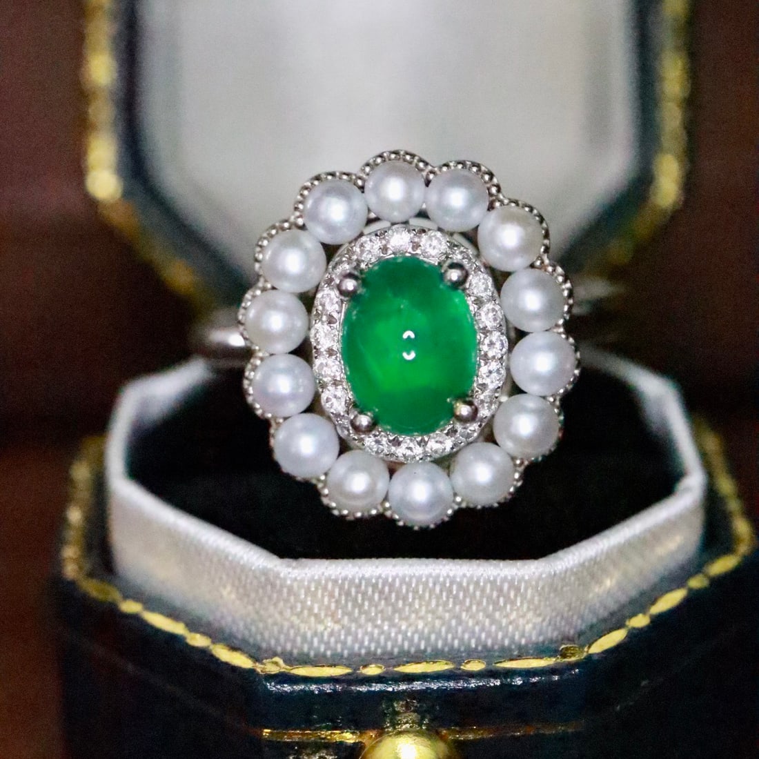 14k Gold 0.94 Ctw Natural Emerald & Diamond Ring (1 of 6)