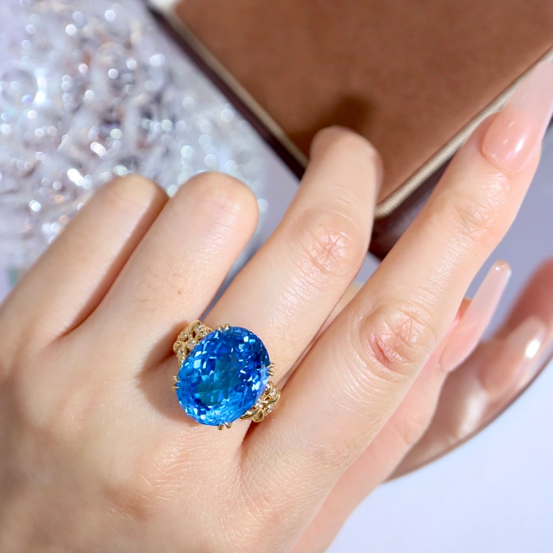 14k Gold 20.38 Ctw Natural Topaz & Diamond Ring - 4