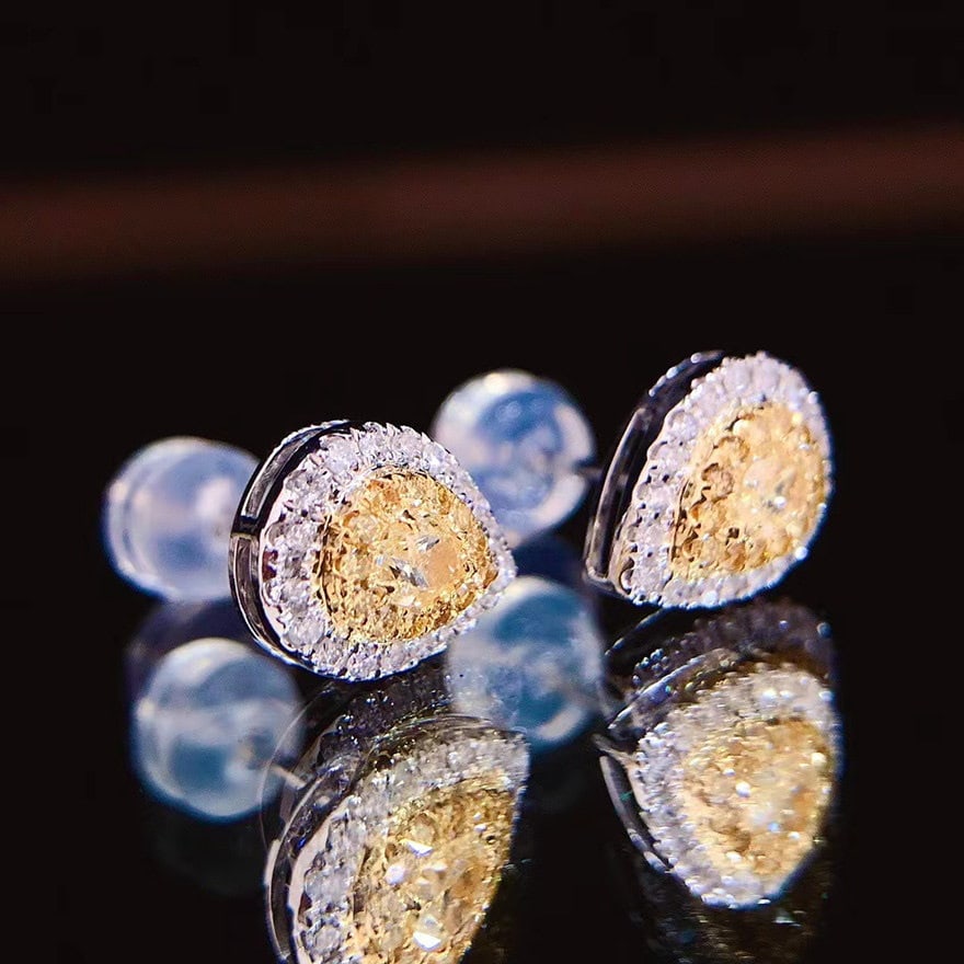 14k Gold 0.50 Ct Natural Color Diamond Earrings - 4