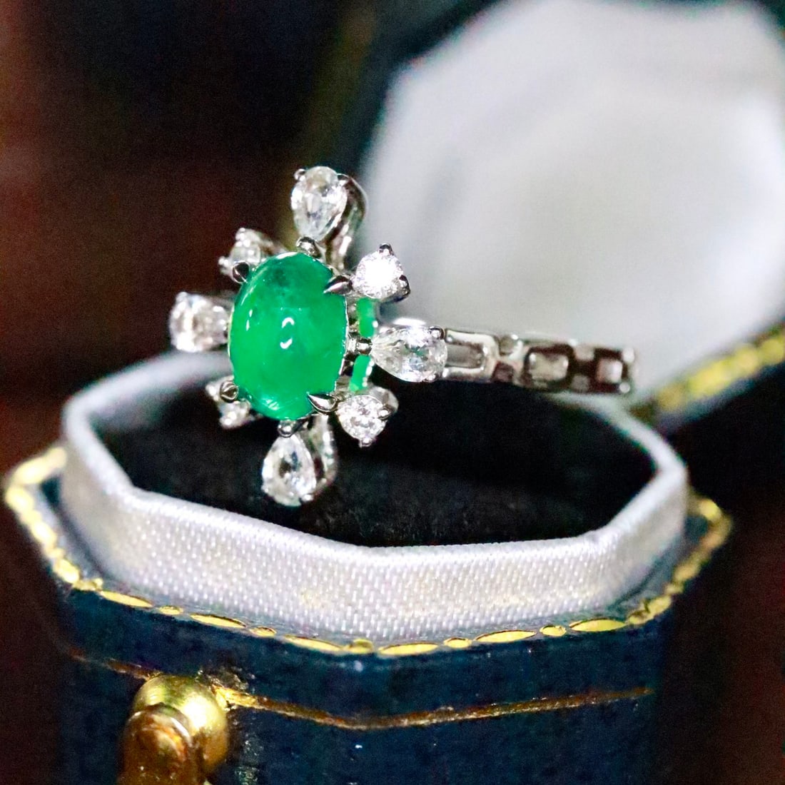 14k Gold 0.66 Ctw Natural Emerald & Diamond Ring - 2