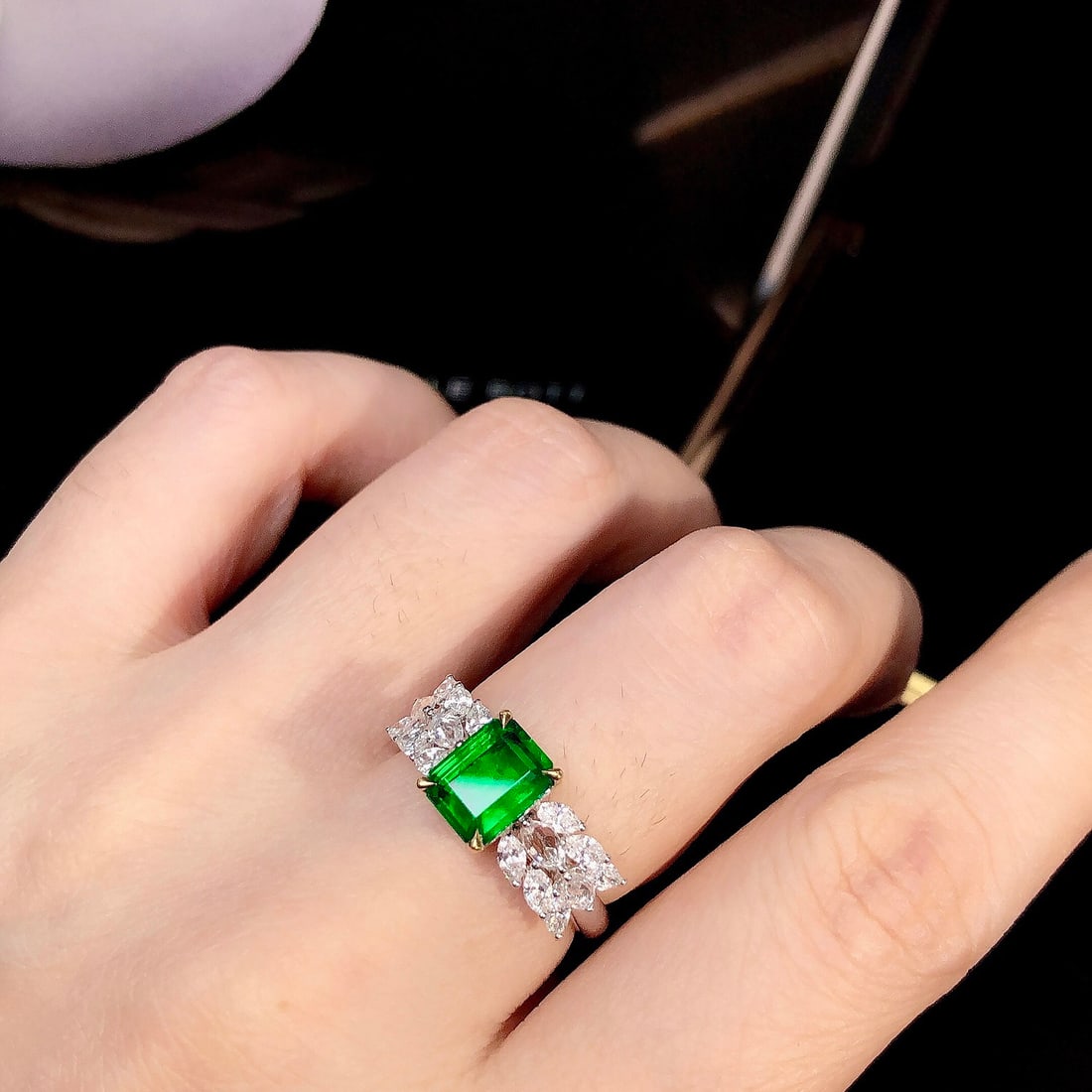 14k Gold 2.07 Ctw Vivid Green Natural Emerald & Diamond Ring - 3