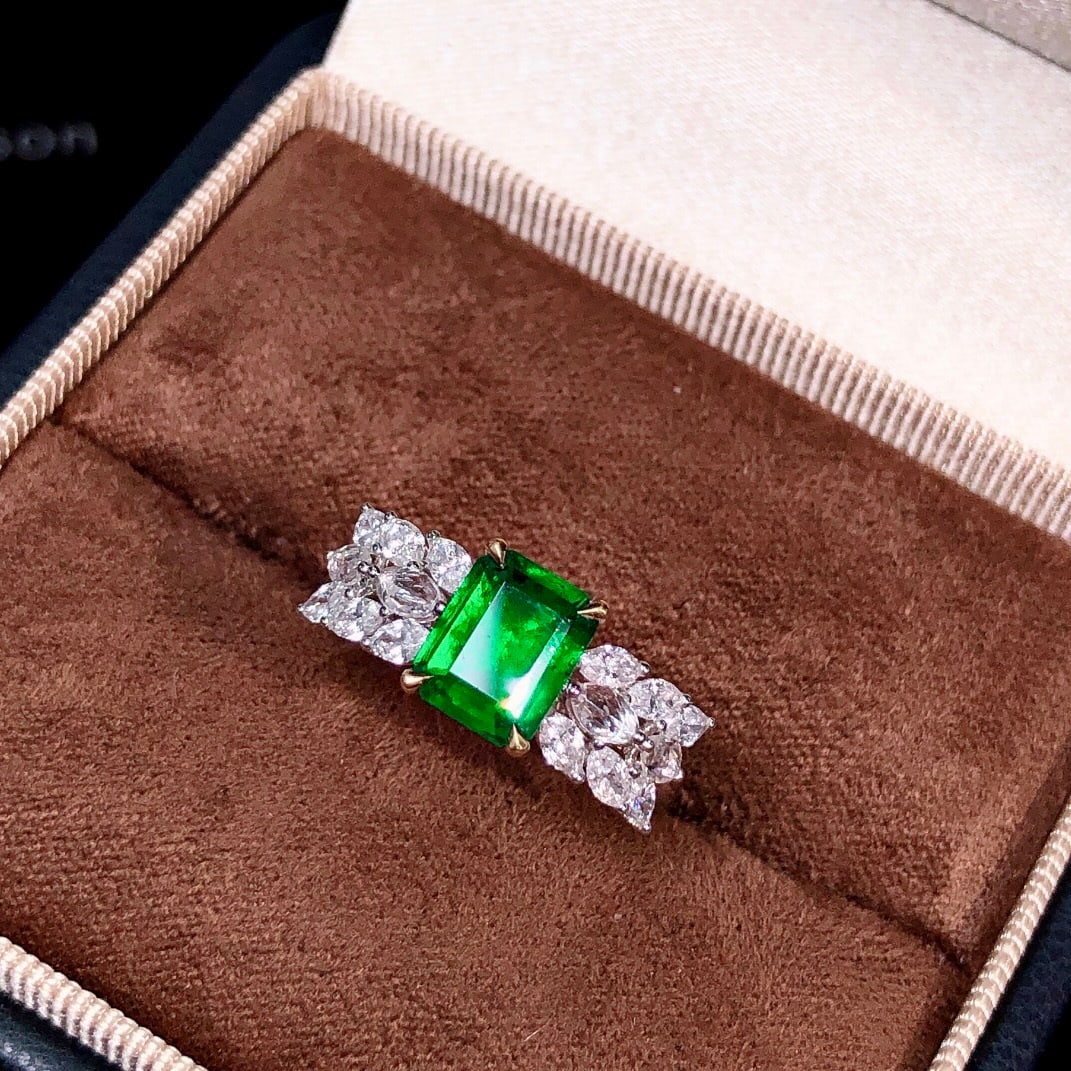 14k Gold 2.07 Ctw Vivid Green Natural Emerald & Diamond Ring - 4