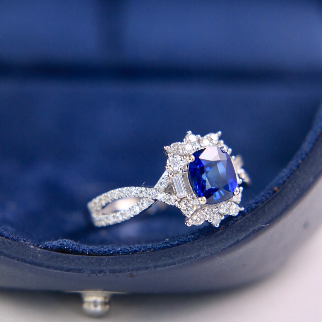 14k Gold 1.75 Ctw Natural Sapphire & Diamond Ring - 2