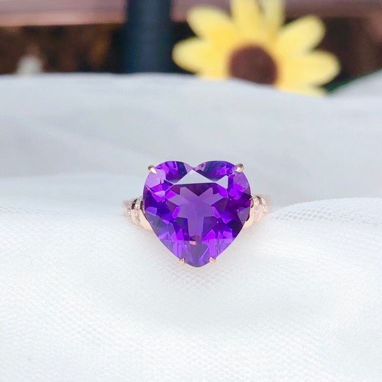 14k Gold 5.80 Ct Natural Amethyst & Diamond Ring: Ref:231120340 // gold content:14k gold // ring size:7. 25us // // main gemstone:amethyst // shape:heart // carat weight:5. 80ct // color:purple // treatment:natural // // adjacent gemstone 2 :