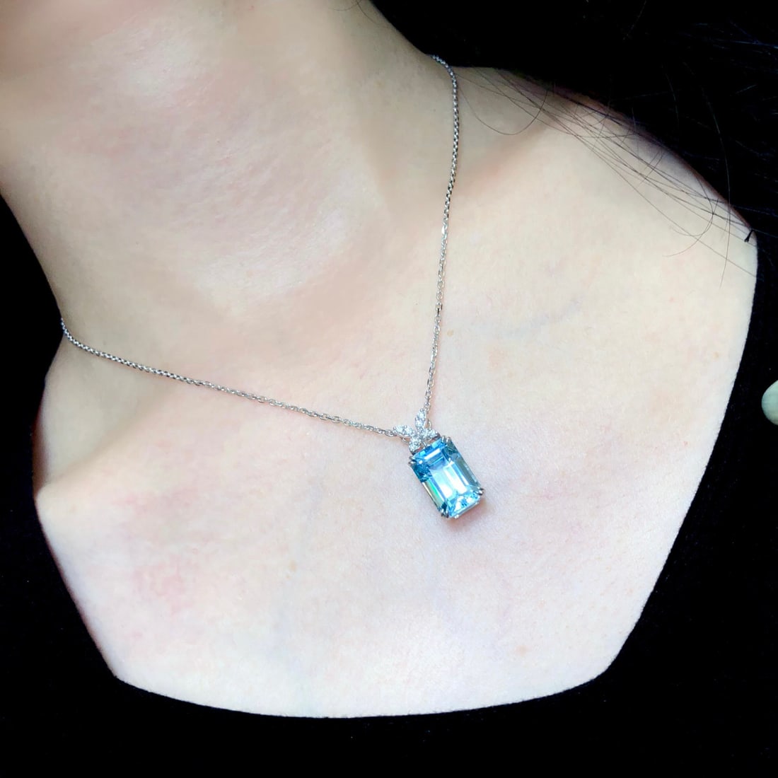 14k Gold 5.66 Ctw Natural Aquamarine & Diamond Necklace - 2