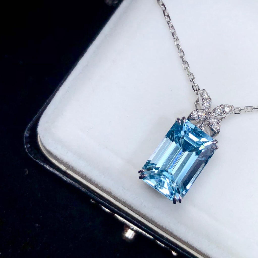 14k Gold 5.66 Ctw Natural Aquamarine & Diamond Necklace - 4