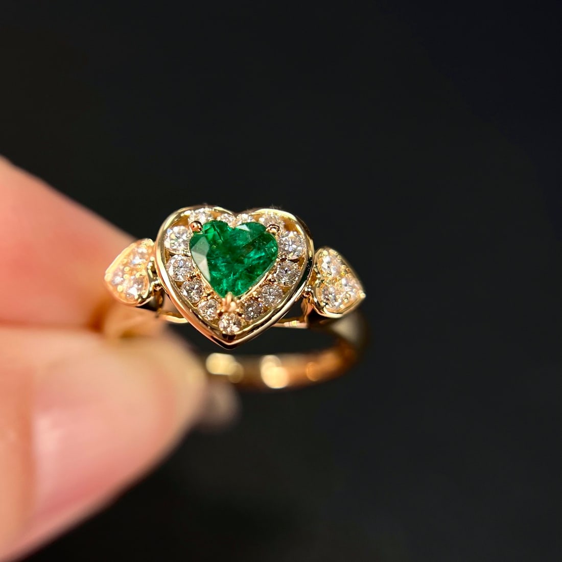 14k Gold 0.88 Ctw Vivid Green Natural Emerald & Diamond Ring - 5