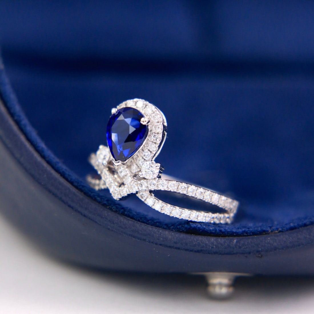 14k Gold 1.53 Ctw Vivid Blue Natural Sapphire & Diamond Ring - 3