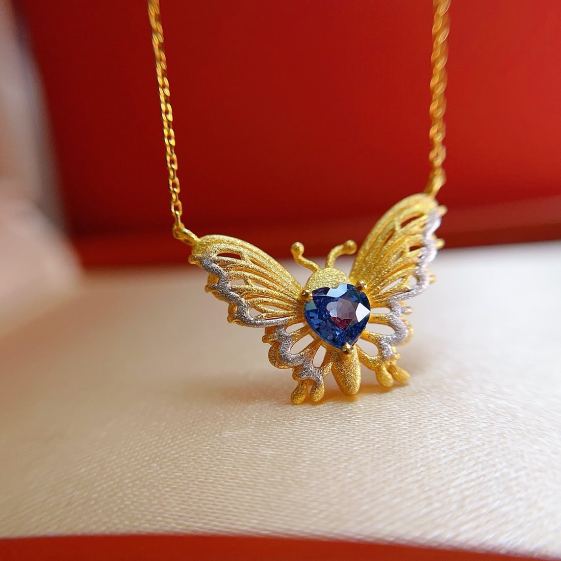 14k Gold 0.68 Ct Natural Sapphire Necklace - 3