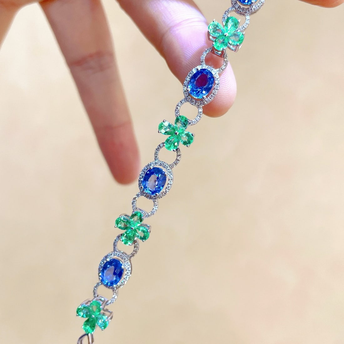 14k Gold 6.86 Ctw Natural Sapphire & Emerald Bracelet - 2