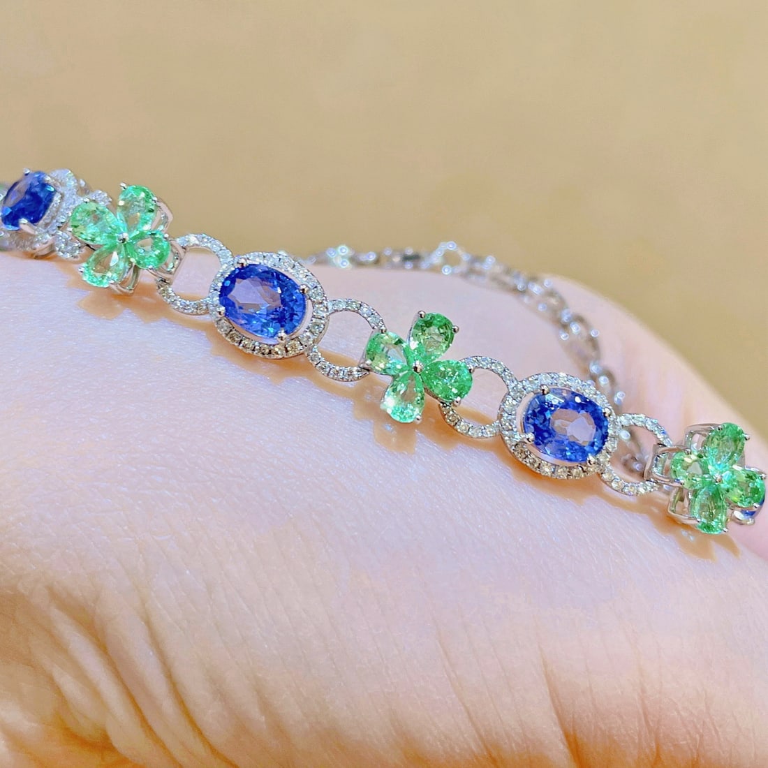 14k Gold 6.86 Ctw Natural Sapphire & Emerald Bracelet - 3