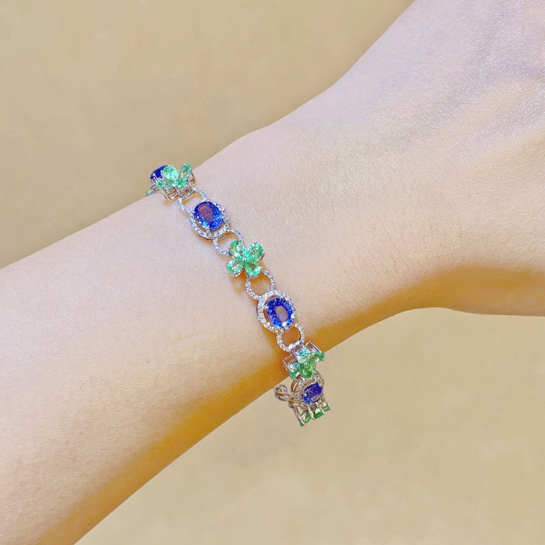 14k Gold 6.86 Ctw Natural Sapphire & Emerald Bracelet - 6