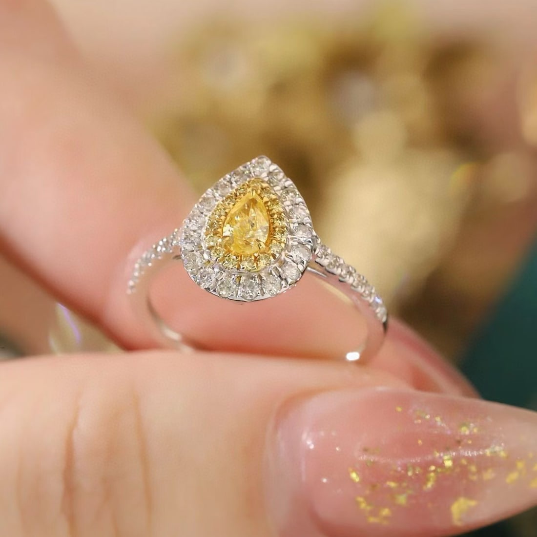 14k Gold 0.82 Ctw Natural Yellow Diamond & Diamond Ring - 9