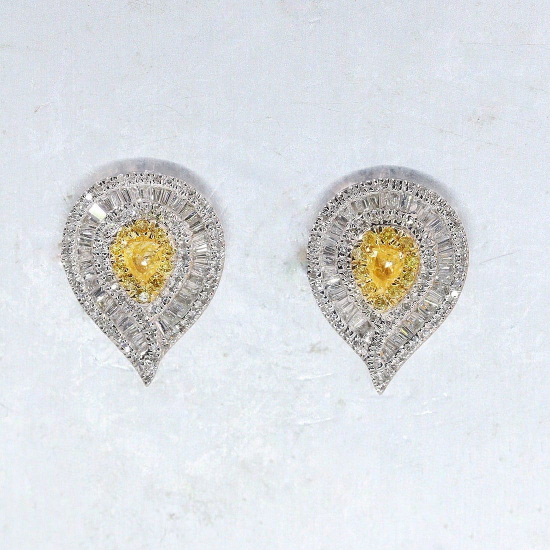 14k Gold 0.80 Ctw Natural Yellow Diamond & Diamond Earrings - 4