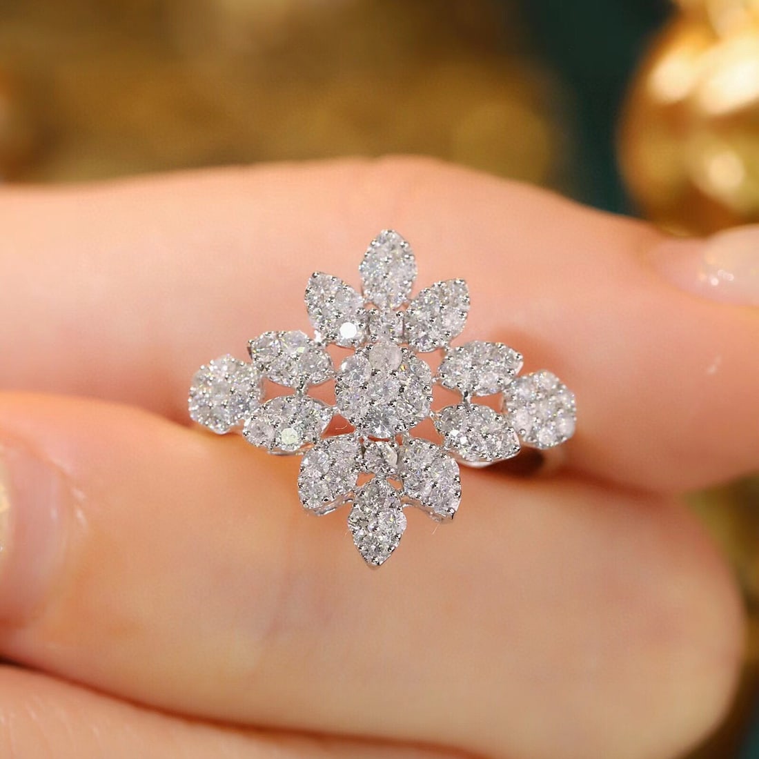 14k Gold 0.9 Ct Natural H Diamond Ring - 4