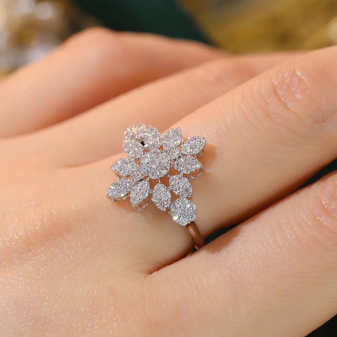 14k Gold 0.9 Ct Natural H Diamond Ring - 8