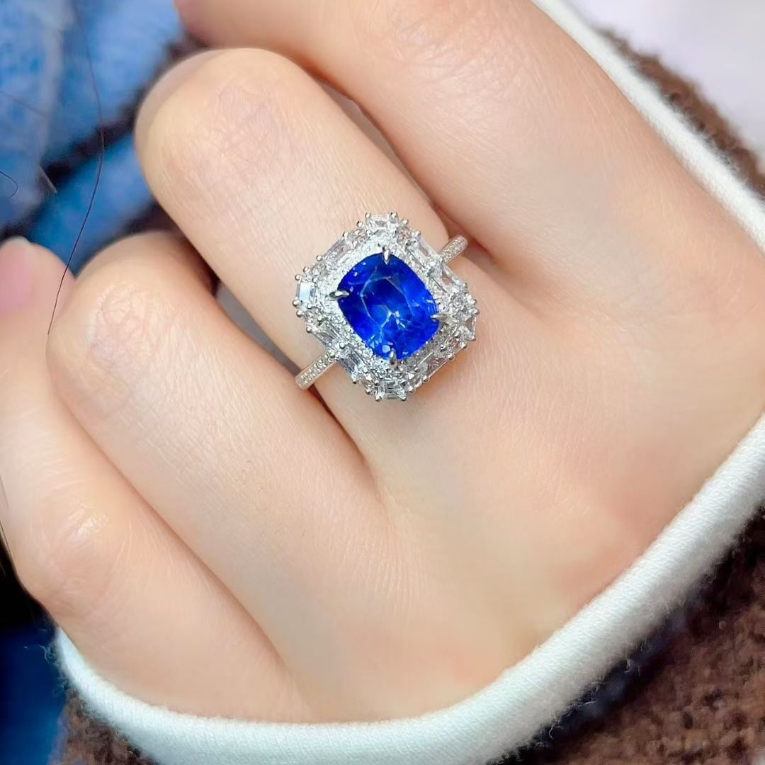 14k Gold 2.5 Ct Natural Sapphire & Diamond & Sapphire Ring - 3