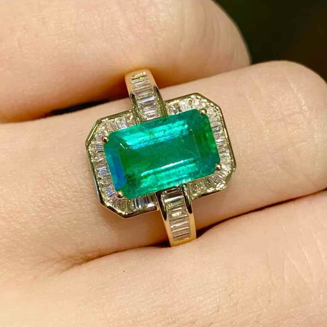 14k Gold 2.6 Ct Natural Emerald & Diamond Ring - 2
