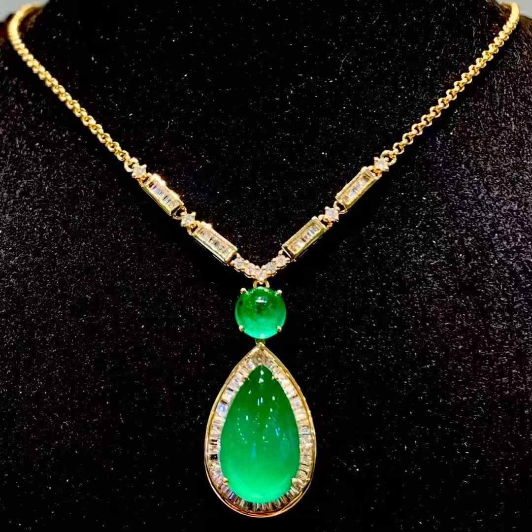 14k Gold 4.69 Ct Vivid Green Natural Emerald & Diamond Necklace: Ref:231117114 // gold content:14k gold // main gemstone:emerald // shape:pear // carat weight:4. 69ct // color:vivid green // treatment:natural // // adjacent gemstone 2 : diamond // shape:multiple