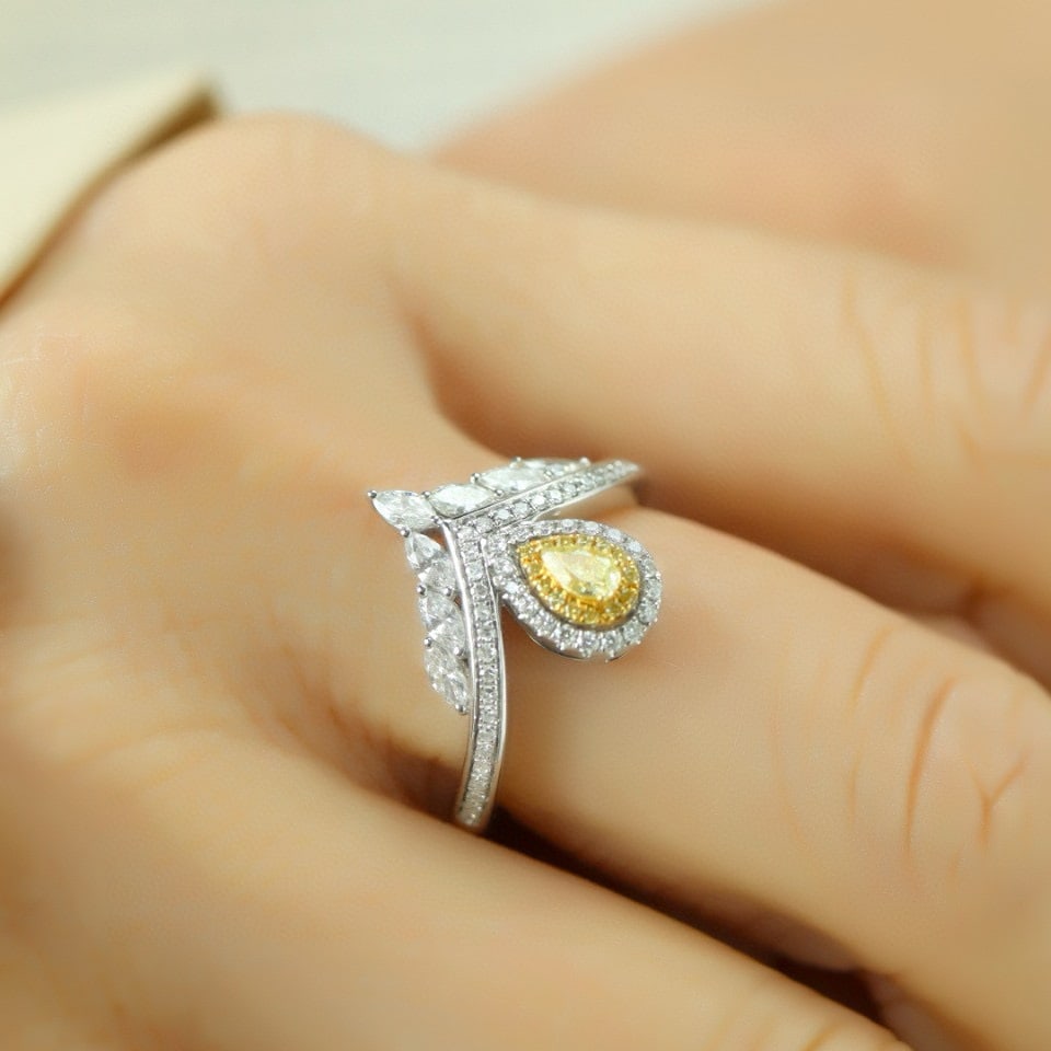 14k Gold 0.67 Ctw Natural Yellow Diamond & Diamond Ring - 4