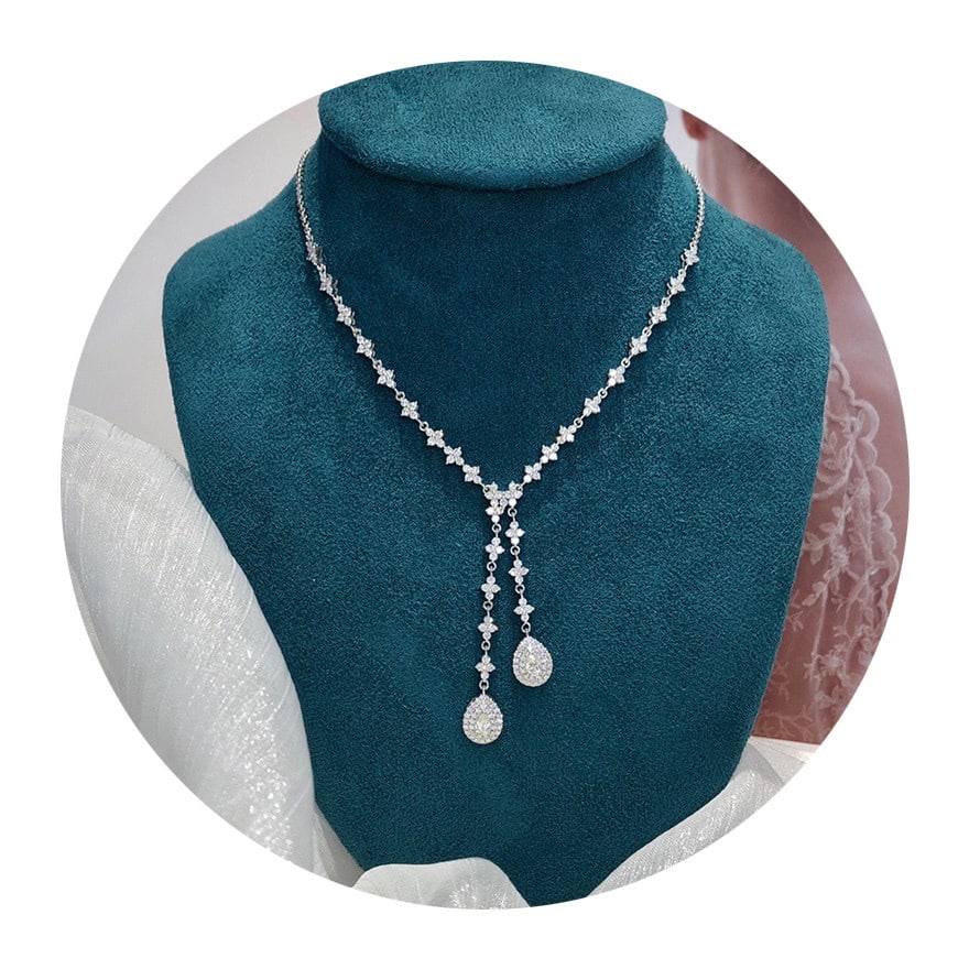 14k Gold 2.63 Ctw Natural H Diamond Necklace: Ref:231117137 // gold content:14k gold // main gemstone:diamond // shape:pear // carat weight:0. 33ct // clarity grade:vs-si // color:h // treatment:natural // // adjacent gemstone 2 : diamond //