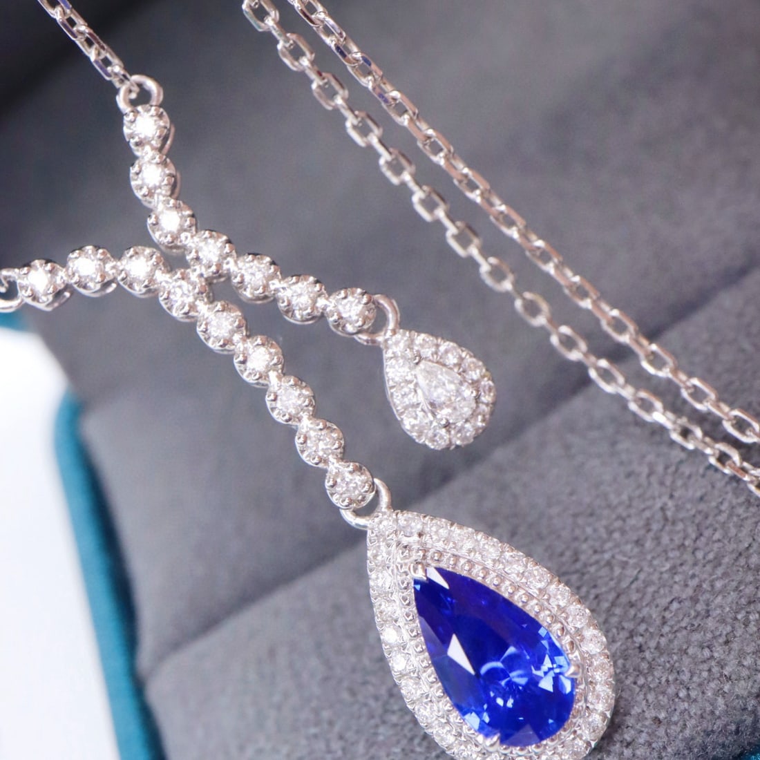 14k Gold 1.49 Ctw Vivid Blue Natural Sapphire & Diamond Necklace - 5