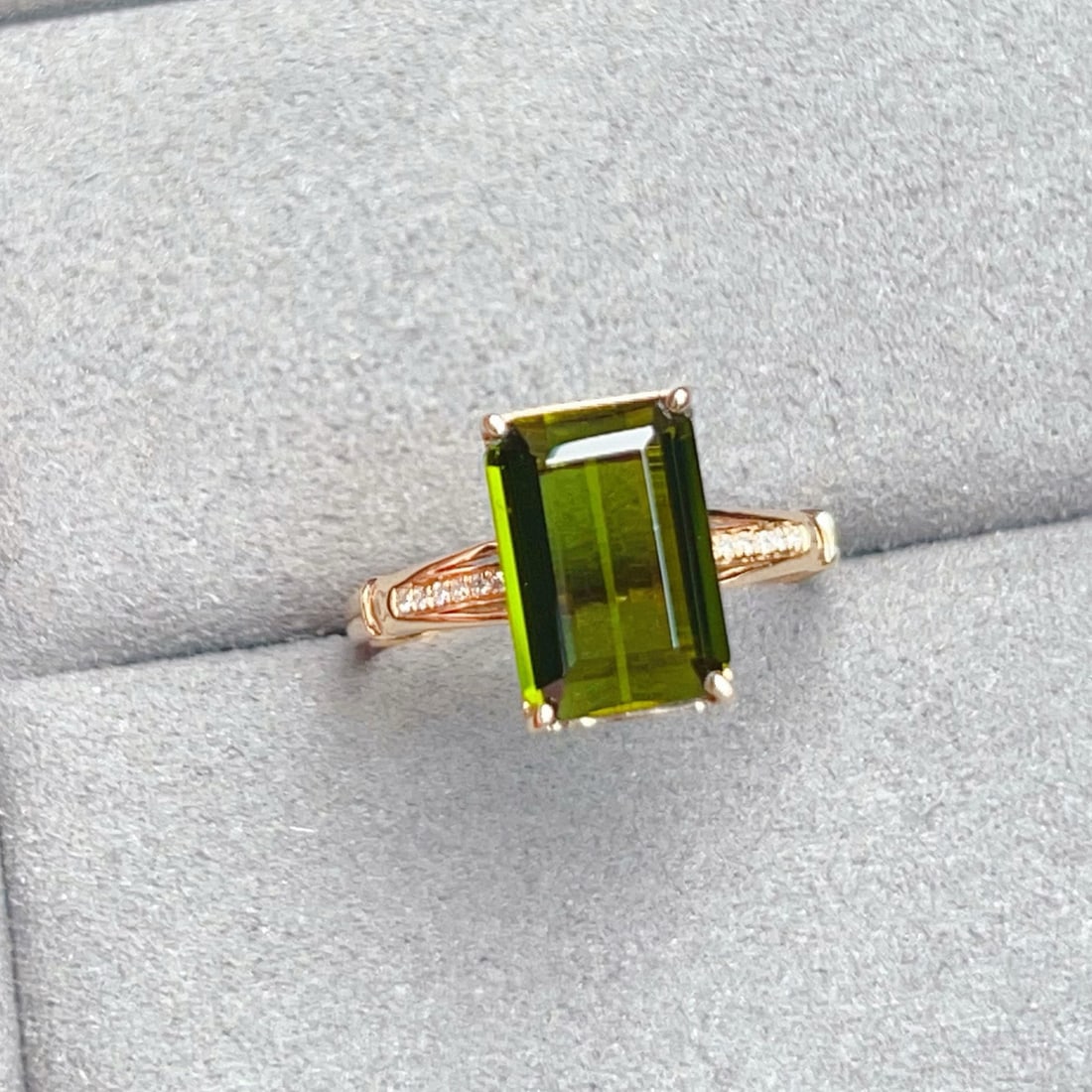 14k Gold 4.28 Ctw Natural Tourmaline & Diamond Ring: Ref:231117191 // gold content:14k gold // ring size:7. 25us // // main gemstone:tourmaline // shape:octagonal // carat weight:4. 25ct // color:green // treatment:natural // // adjacent gemstone 2