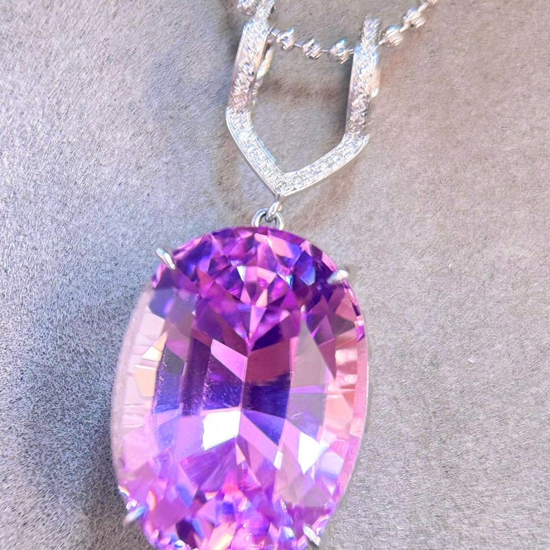 14k Gold 38.35 Ctw Natural Kunzite & Diamond Pendant( Without Chain ): Ref:231117232 // gold content:14k gold // main gemstone:kunzite // shape:oval // carat weight:38ct // color:purple // treatment:natural // // adjacent gemstone 2 : diamond // shape:round // carat