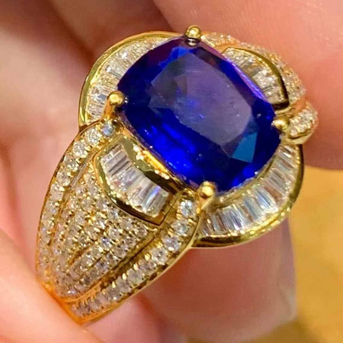 14k Gold 2.7 Ct Natural Sapphire & Diamond Ring - 3