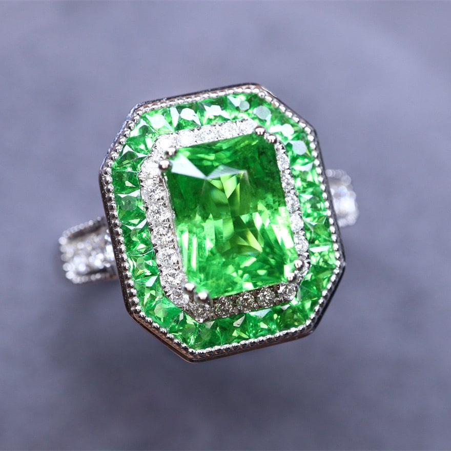 14k Gold 2.40 Ctw Natural Tsavorite & Diamond Ring - 2