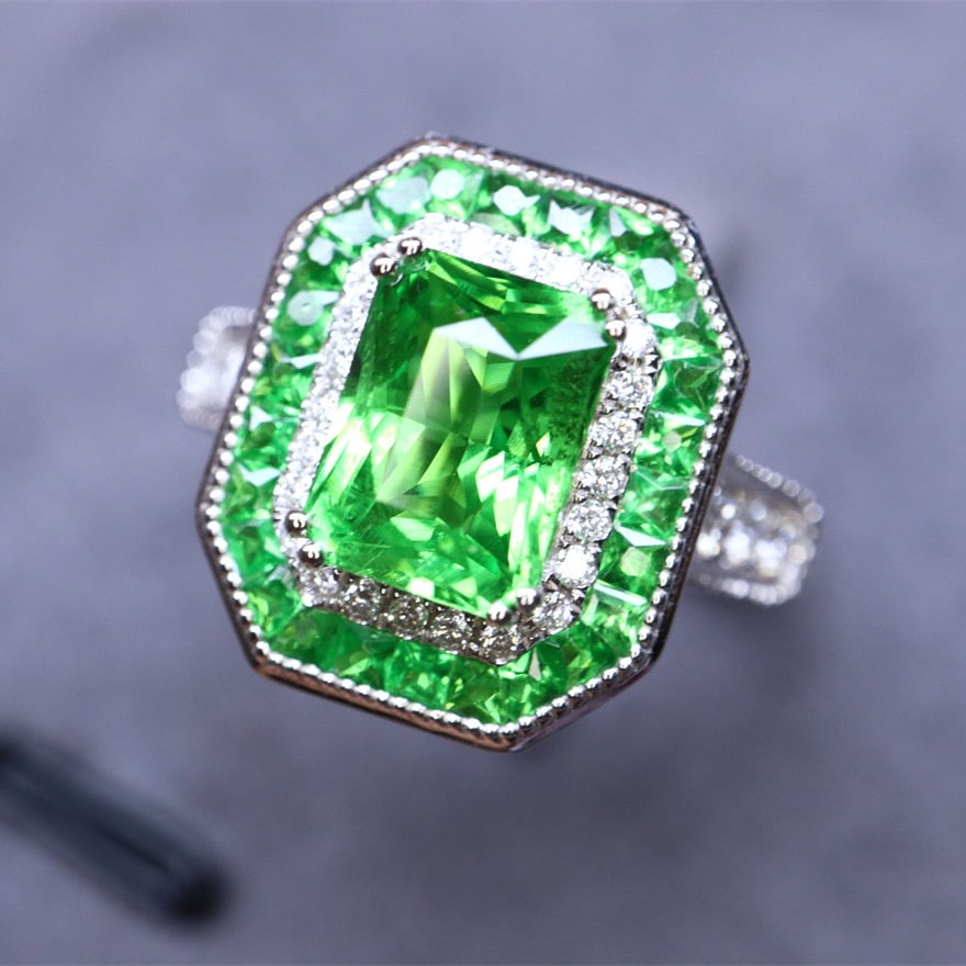 14k Gold 2.40 Ctw Natural Tsavorite & Diamond Ring - 3