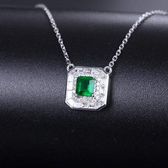14k Gold 0.61 Ctw Vivid Green Natural Emerald & Diamond Necklace - 3