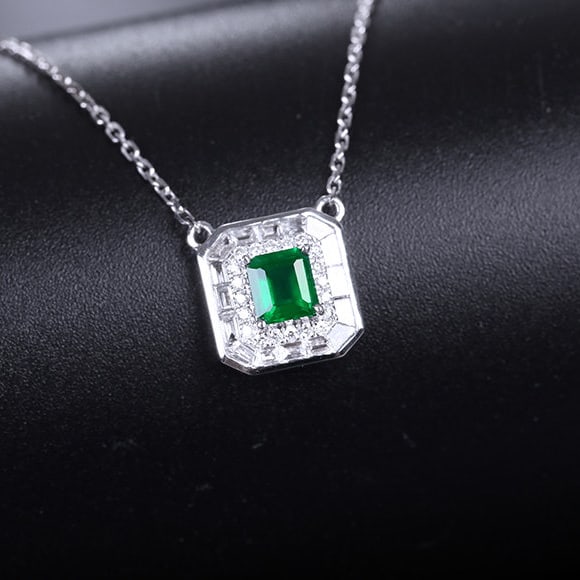 14k Gold 0.61 Ctw Vivid Green Natural Emerald & Diamond Necklace - 4