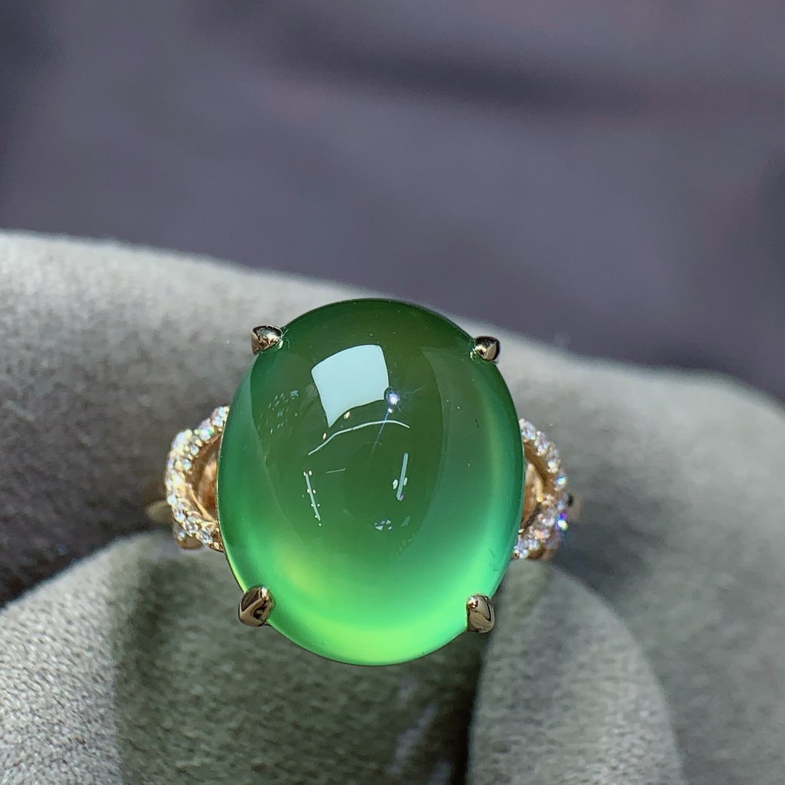 14k Gold 10.23 Ct Natural Prehnite & Diamond Ring - 2