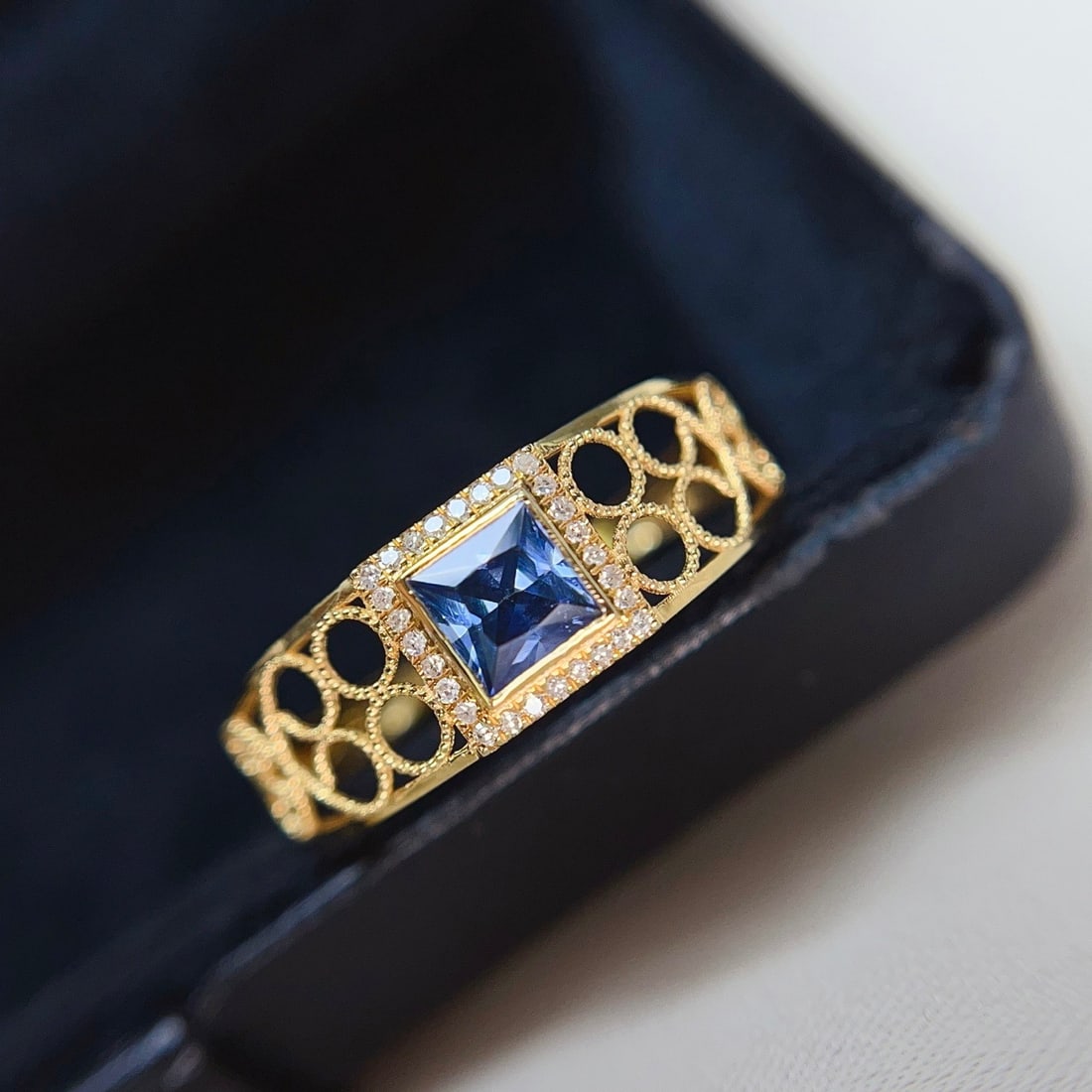 14k Gold 0.62 Ct Natural Sapphire & Diamond Ring - 2