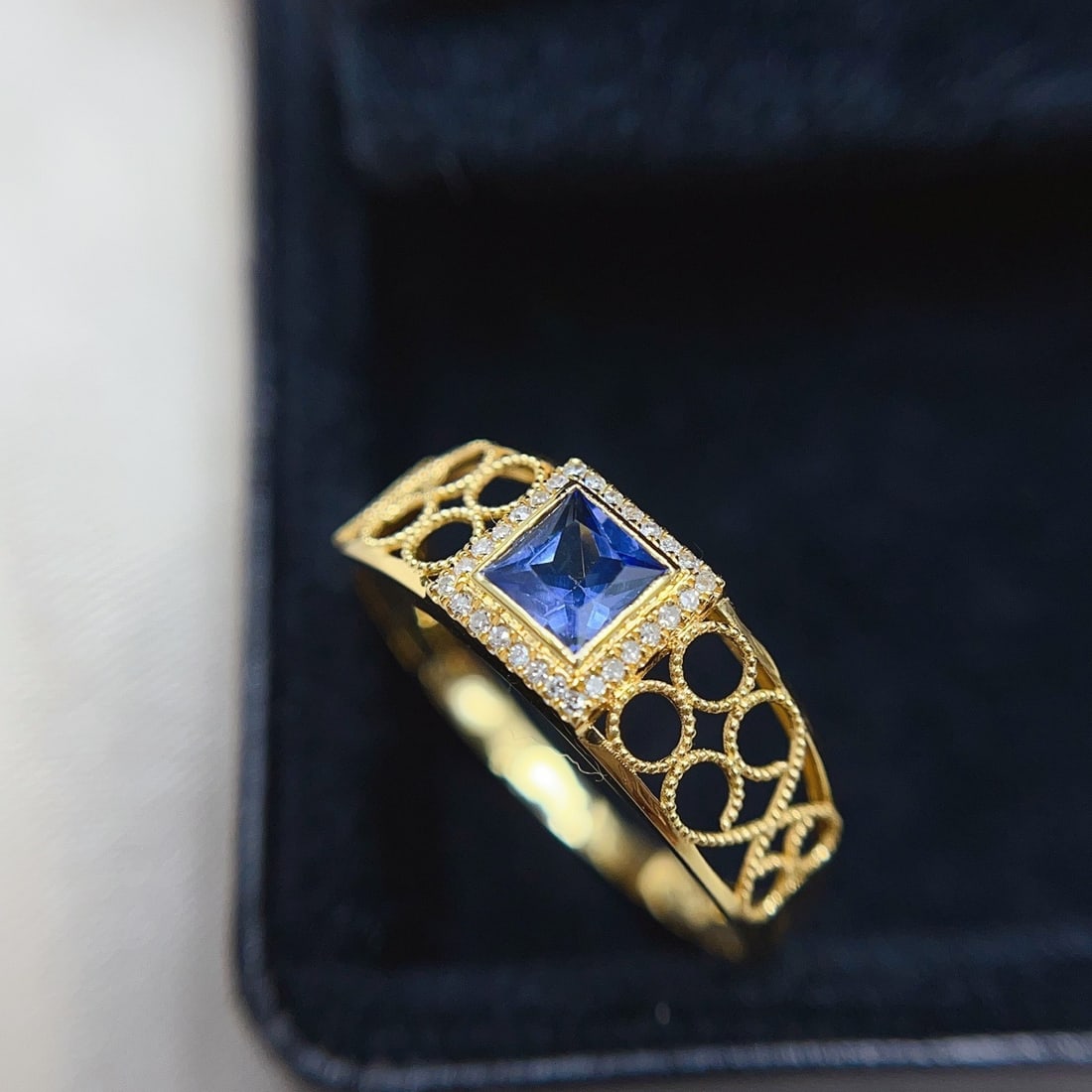 14k Gold 0.62 Ct Natural Sapphire & Diamond Ring - 4
