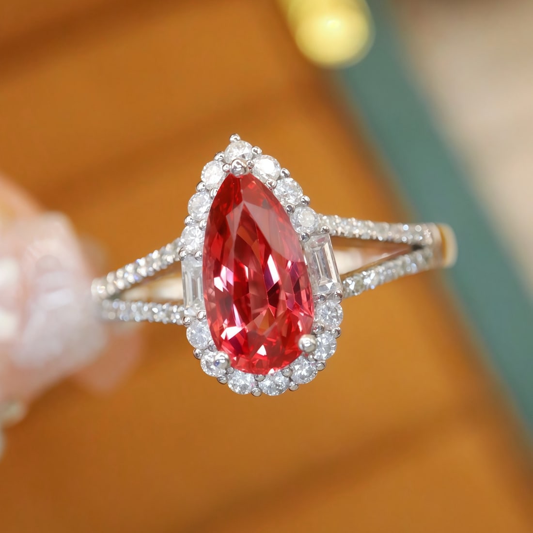14k Gold 1.52 Ctw Natural Spinel & Diamond Ring: Ref:231118052 // gold content:14k gold // ring size:7. 25us // // main gemstone:spinel // shape:pear // carat weight:1. 22ct // color:red // treatment:natural // // adjacent gemstone 2 : diamond // nu
