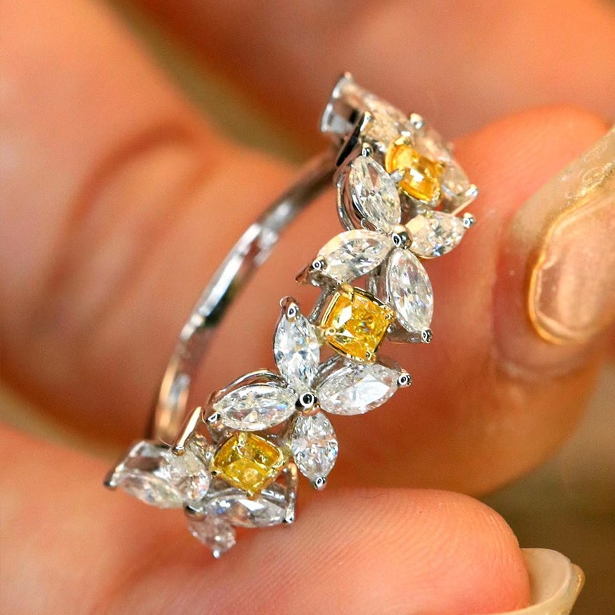 14k Gold 1.8 Ct Natural Color Diamond Ring - 4