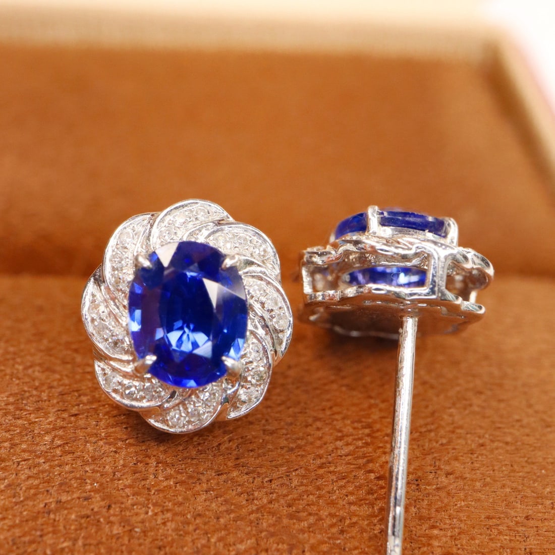 14k Gold 1.60 Ctw Natural Sapphire & Diamond Earrings - 2