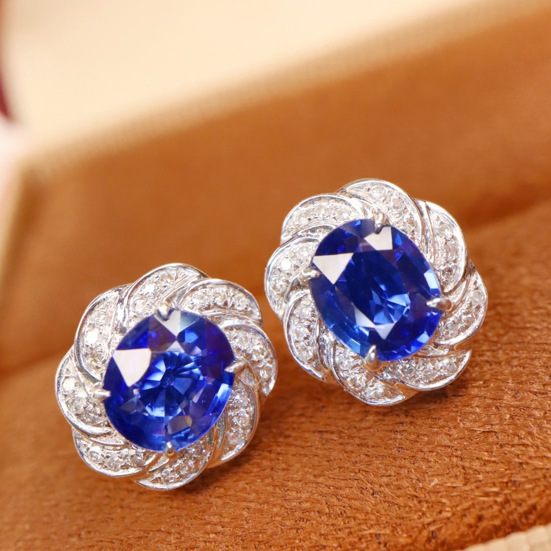 14k Gold 1.60 Ctw Natural Sapphire & Diamond Earrings - 4