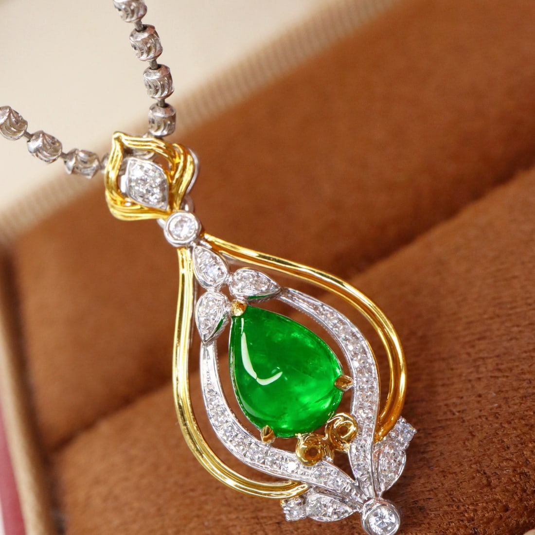14k Gold 1.10 Ctw Vivid Green Natural Emerald & Diamond Pendant( Without Chain ) - 4