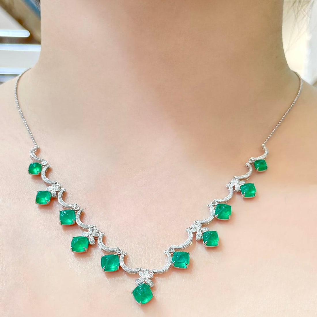 14k Gold 10.57 Ct Vivid Green Natural Emerald & Diamond & Sapphire Necklace - 6