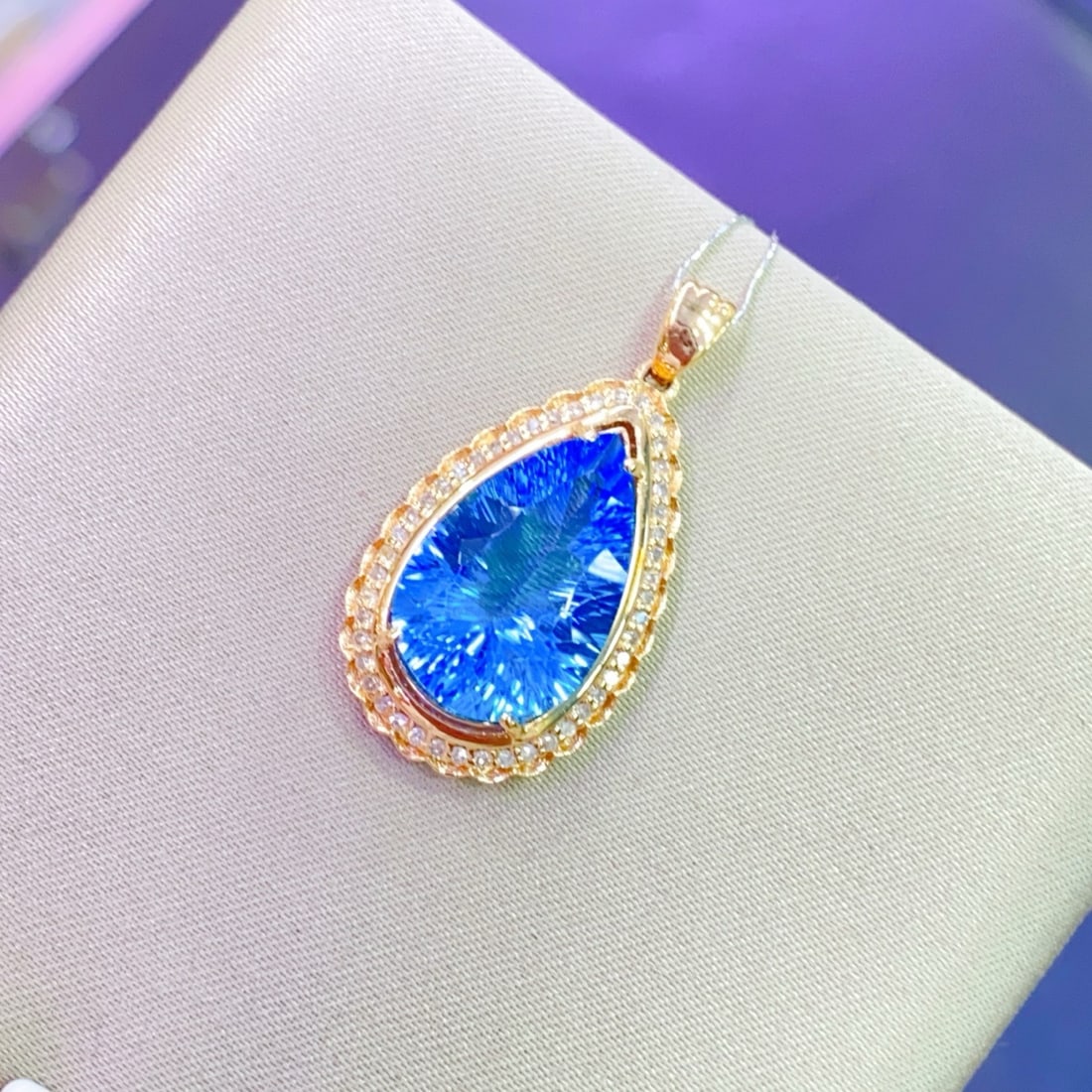 14k Gold 6.8 Ct Natural Topaz & Diamond Pendant( Without Chain ) - 2