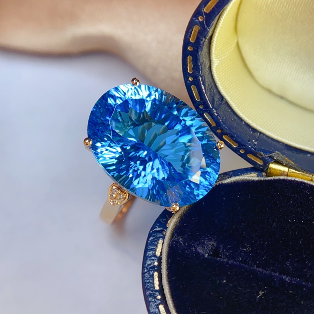 14k Gold 14.75 Ct Natural Topaz & Diamond Ring - 3