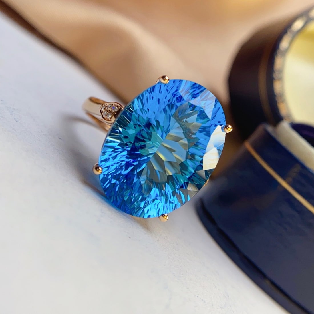 14k Gold 14.75 Ct Natural Topaz & Diamond Ring - 4