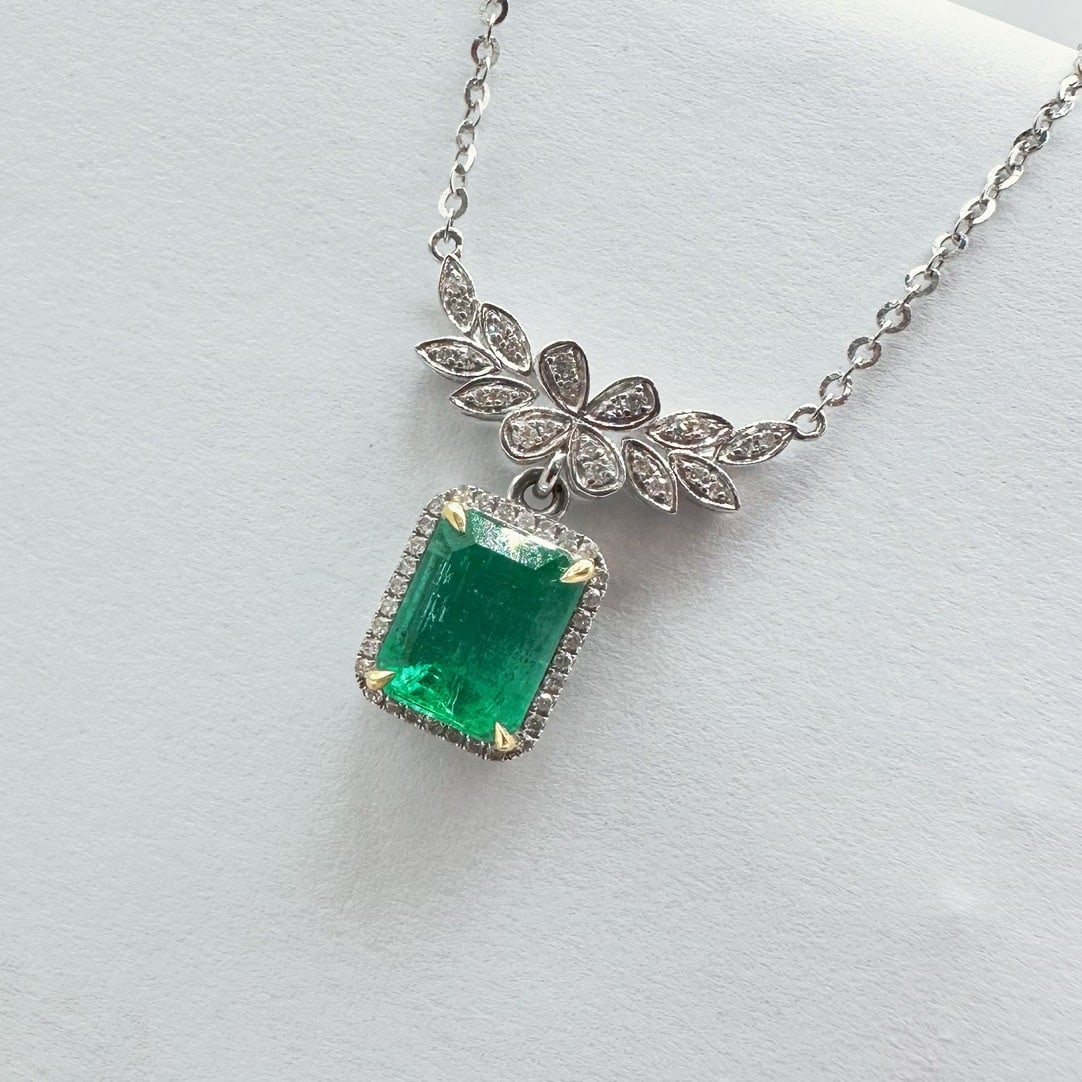 14k Gold 1.75 Ctw Natural Emerald & Diamond Necklace - 3