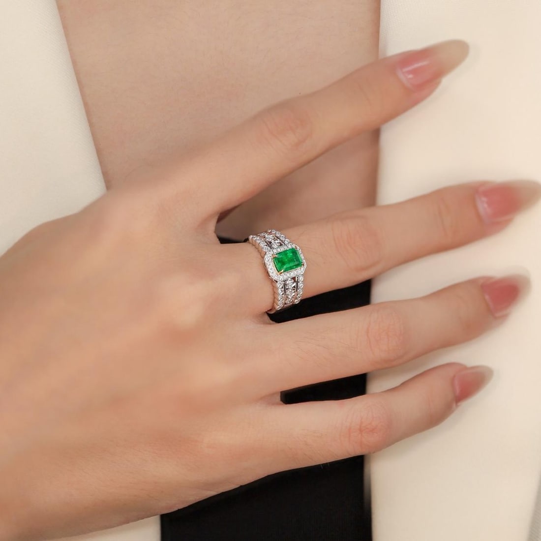 14k Gold 1.28 Ctw Vivid Green Natural Emerald & Diamond Ring - 4