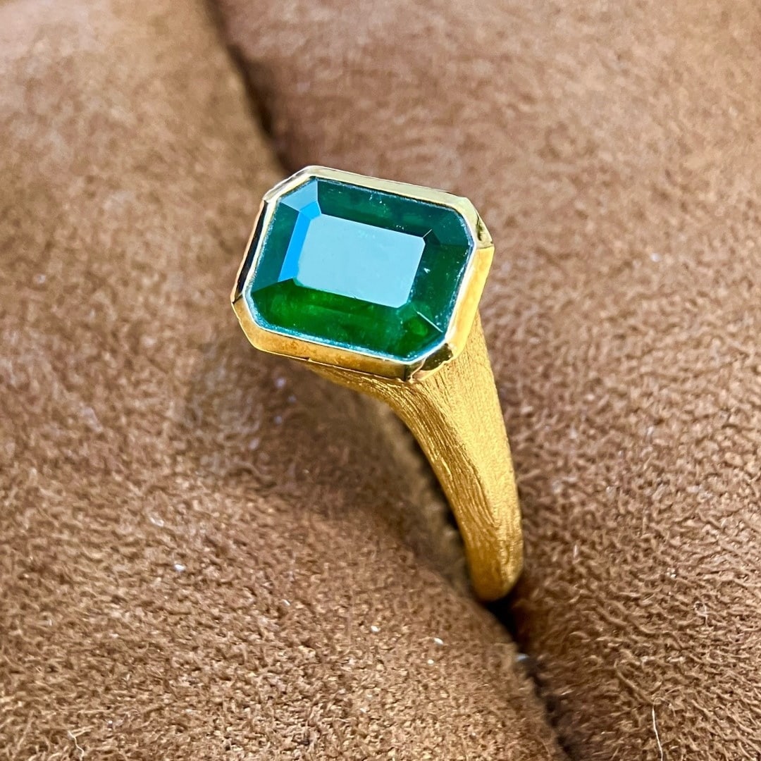 14k Gold 1.59 Ct Vivid Green Natural Emerald Ring - 3