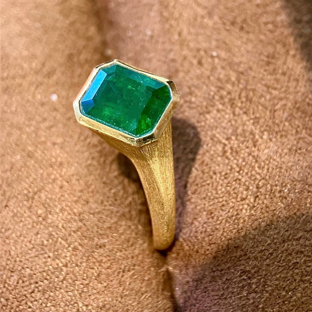 14k Gold 1.59 Ct Vivid Green Natural Emerald Ring - 4